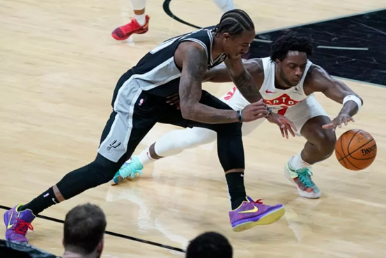 (体育)足球——世预赛：中国队不敌澳大利亚队