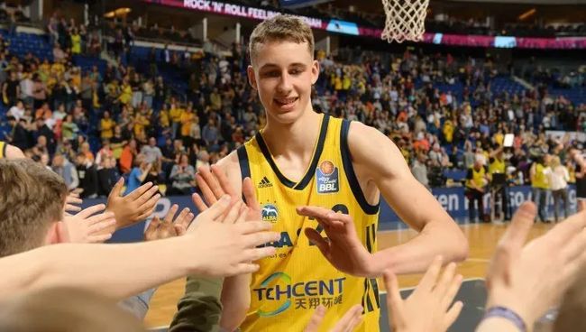 帮助自己在 帮助自己在