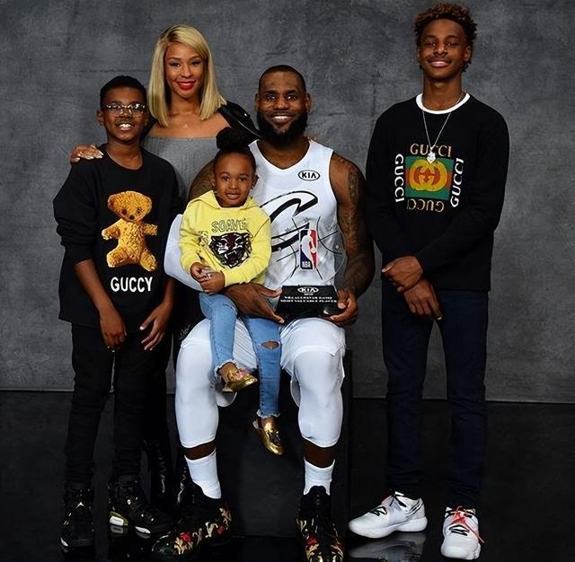 丽触球取胜 丽触球取胜