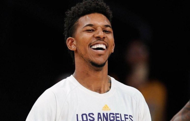 属物时有轻 属物时有轻